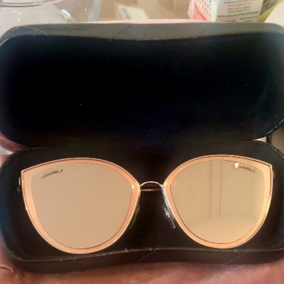 Chanel Rose Gold Tone/Pink Mirrored Cat-Eye Sunglasses - Picture 4 of 5